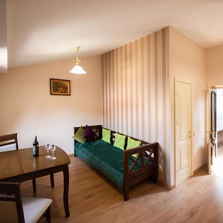 Apart Yaroslava Osmomysla 9 Square - City Center Λβιβ Εξωτερικό φωτογραφία