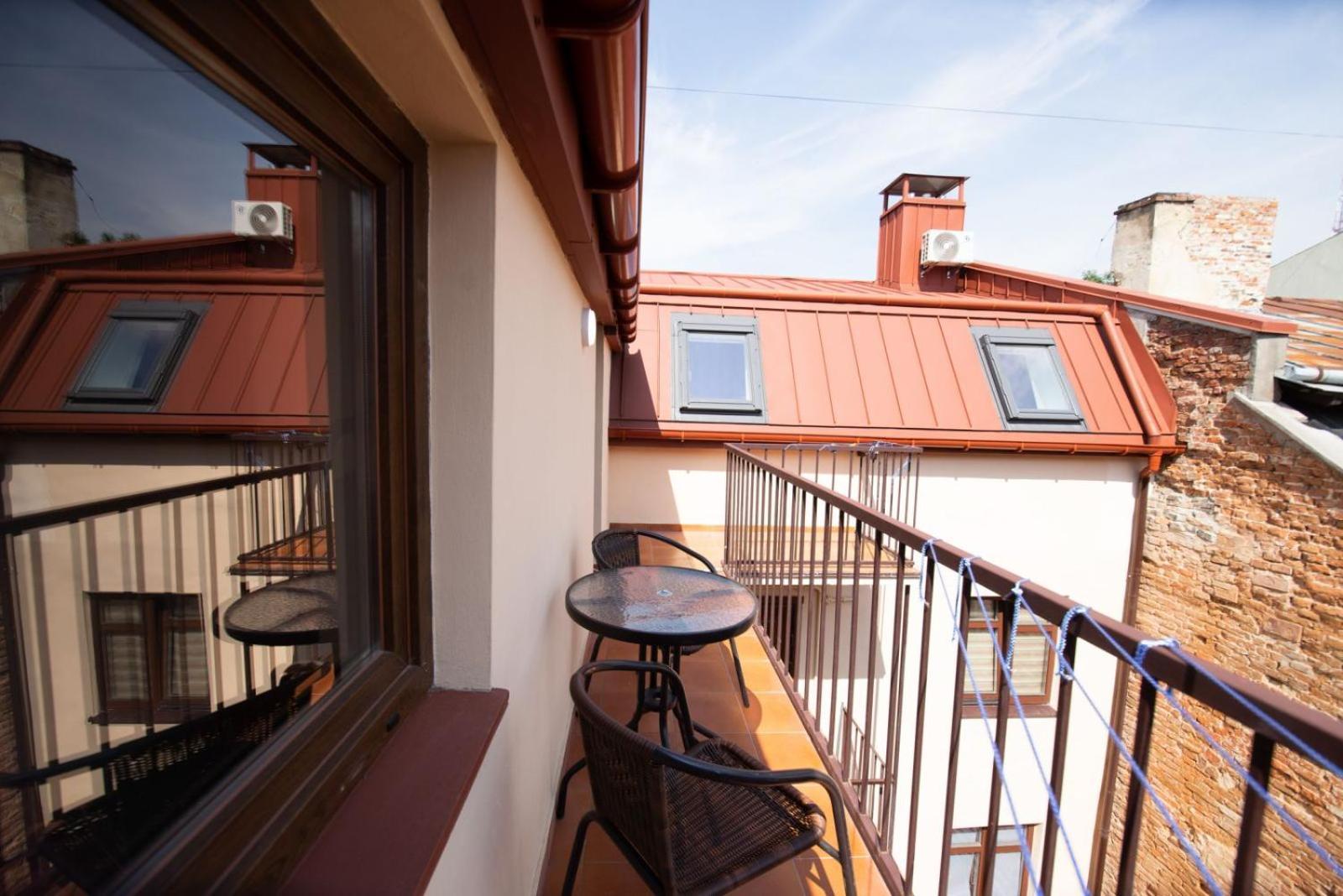 Apart Yaroslava Osmomysla 9 Square - City Center Λβιβ Εξωτερικό φωτογραφία