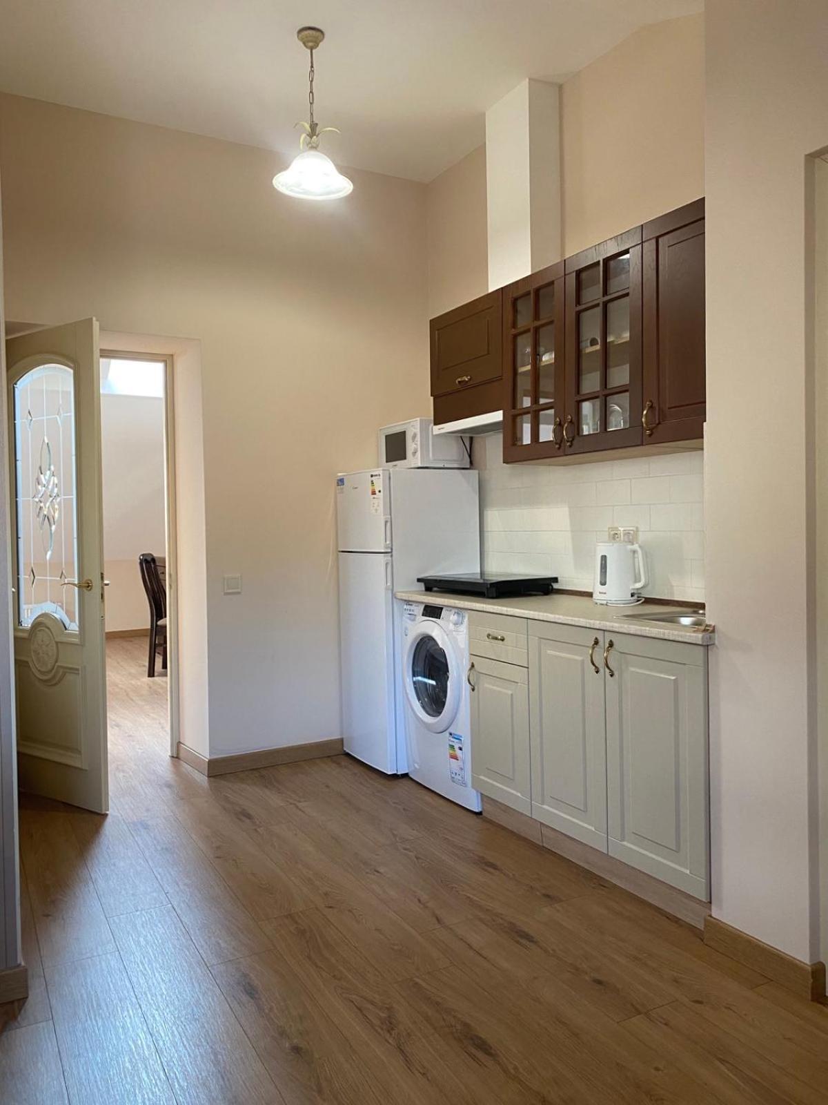 Apart Yaroslava Osmomysla 9 Square - City Center Λβιβ Εξωτερικό φωτογραφία