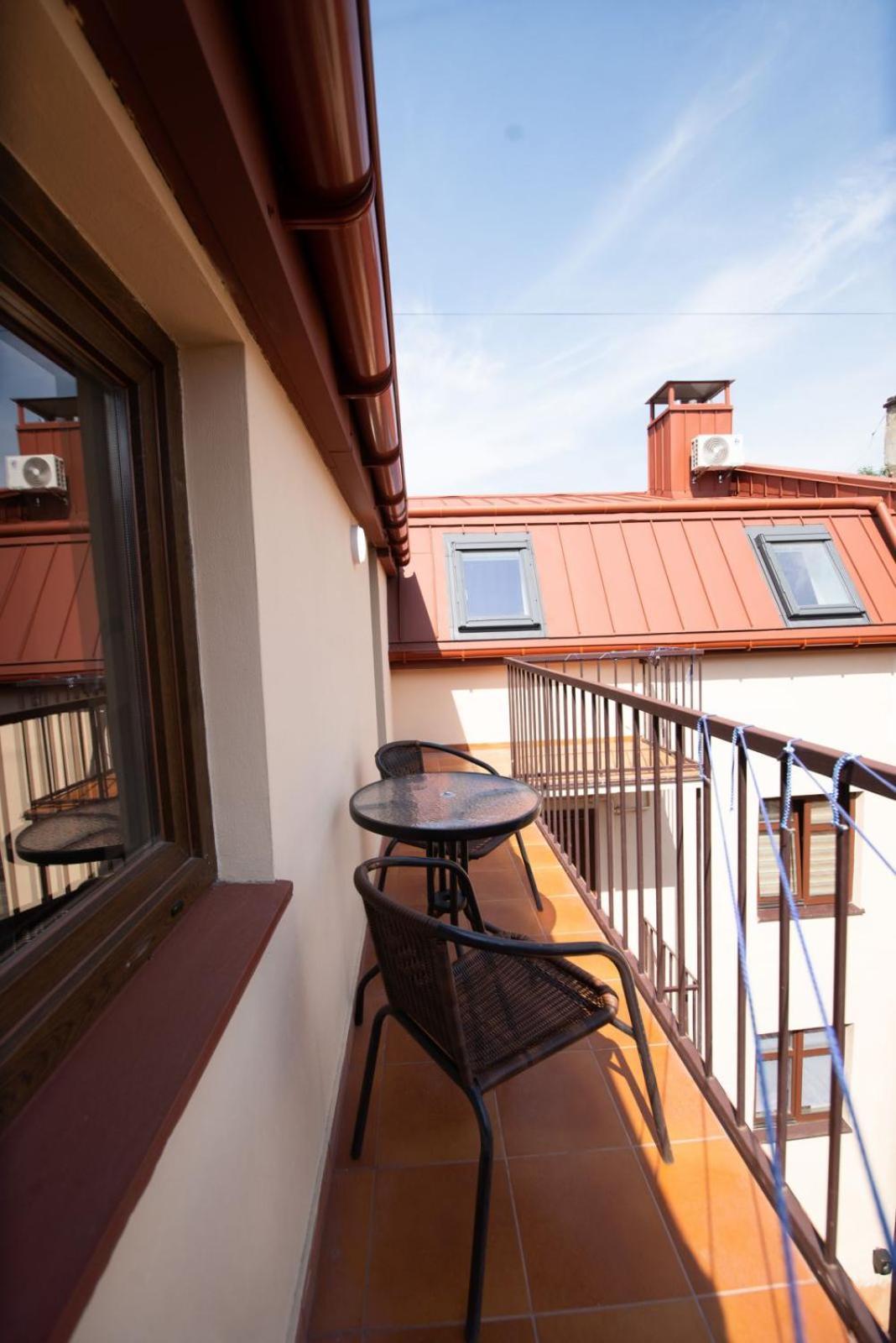 Apart Yaroslava Osmomysla 9 Square - City Center Λβιβ Εξωτερικό φωτογραφία