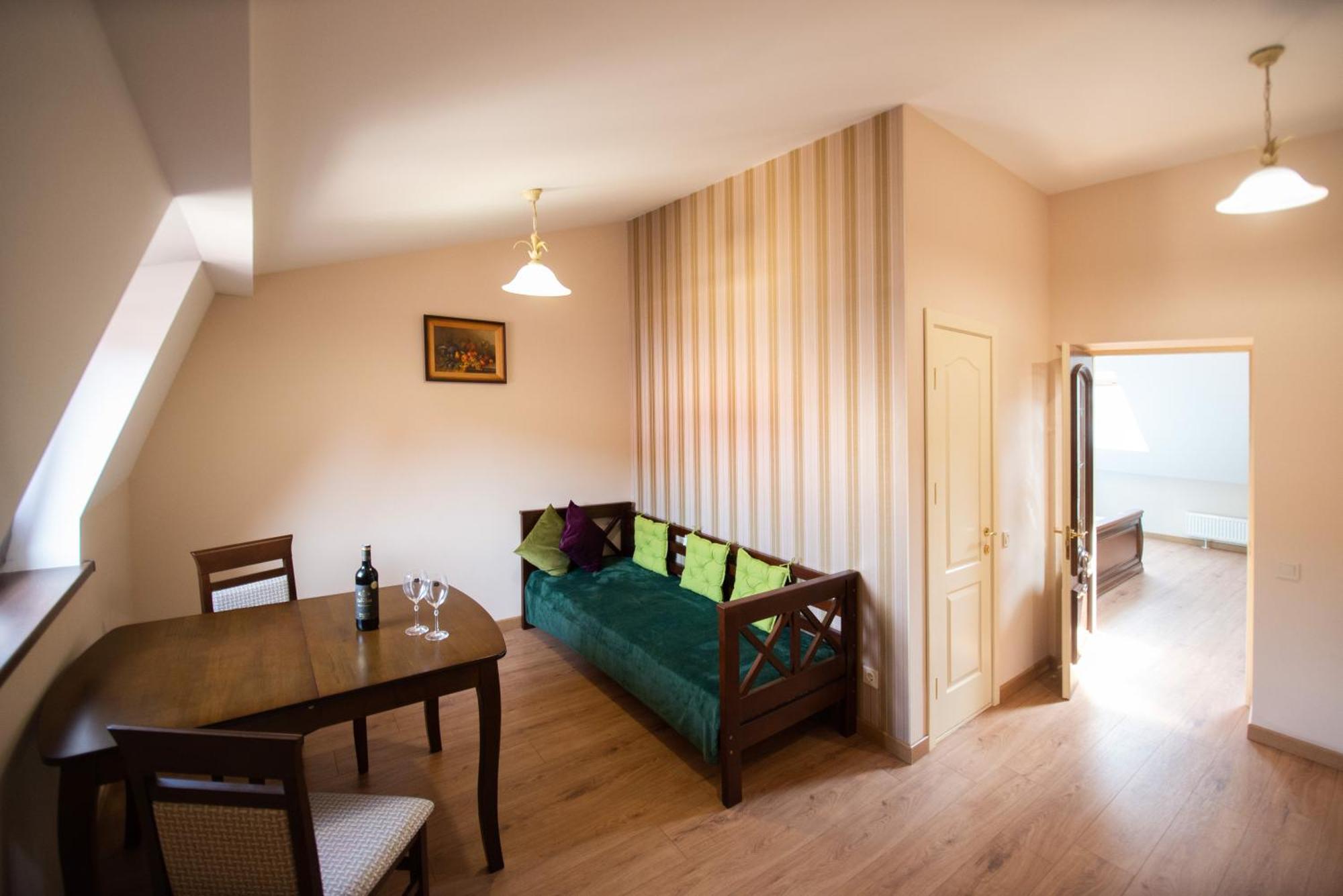 Apart Yaroslava Osmomysla 9 Square - City Center Λβιβ Εξωτερικό φωτογραφία