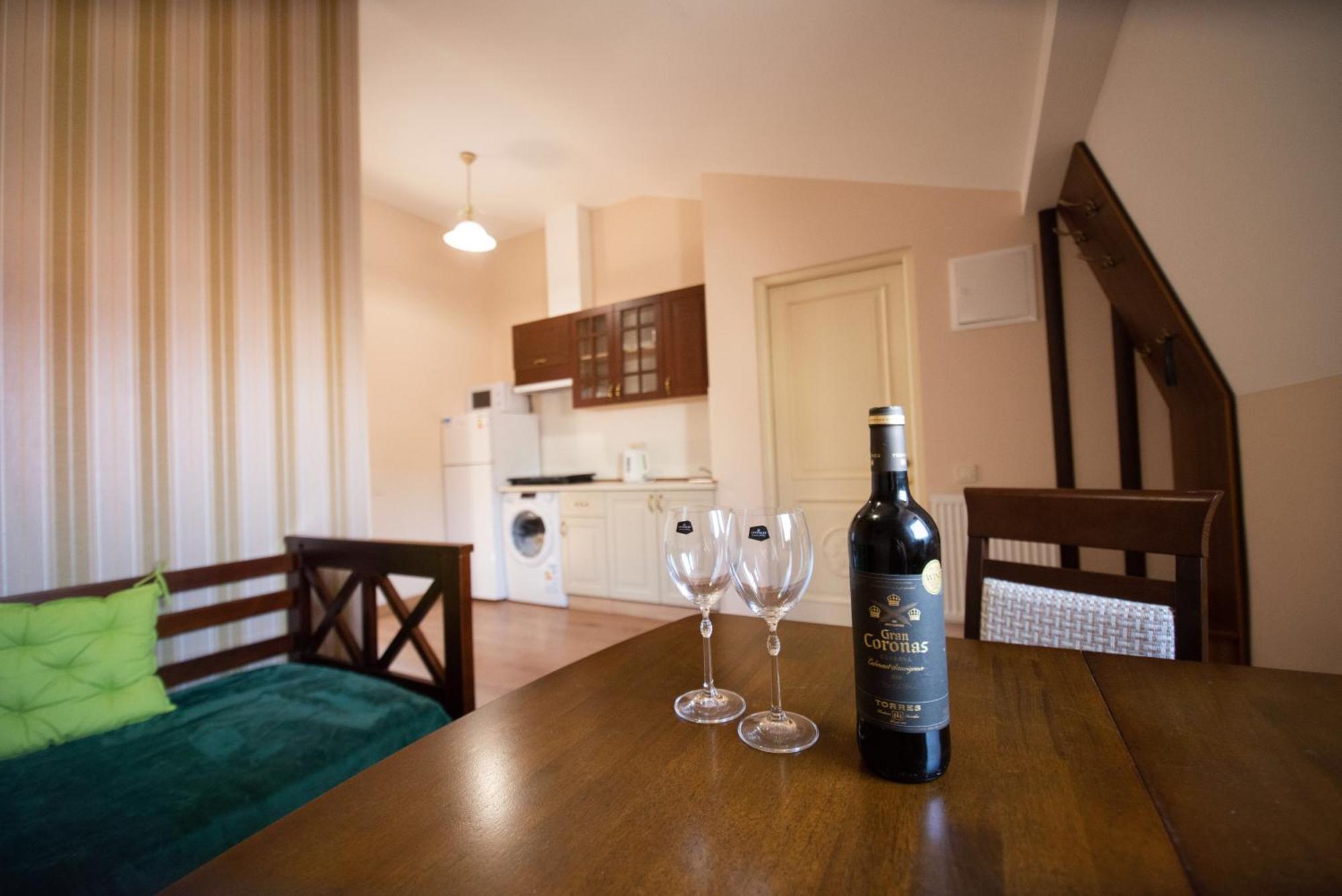 Apart Yaroslava Osmomysla 9 Square - City Center Λβιβ Εξωτερικό φωτογραφία