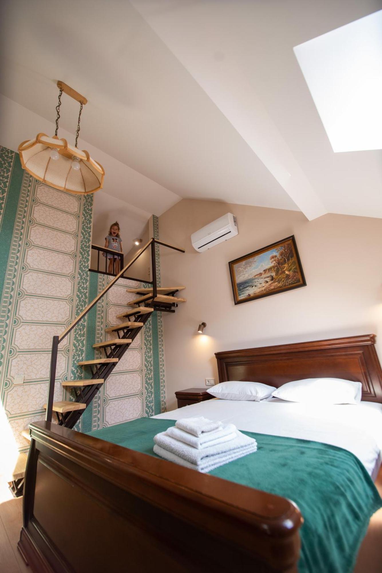 Apart Yaroslava Osmomysla 9 Square - City Center Λβιβ Εξωτερικό φωτογραφία