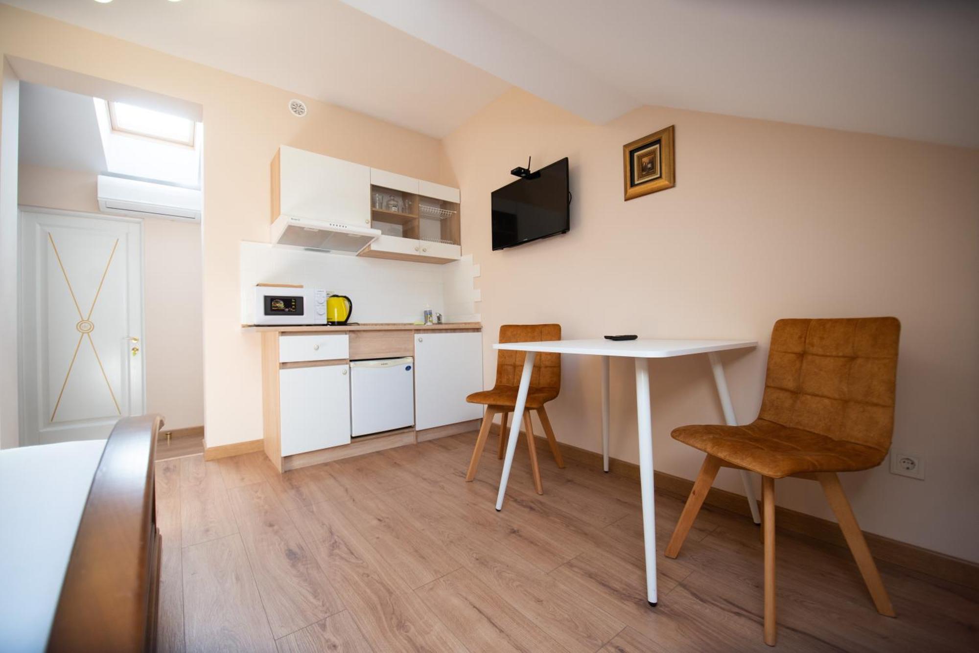 Apart Yaroslava Osmomysla 9 Square - City Center Λβιβ Δωμάτιο φωτογραφία