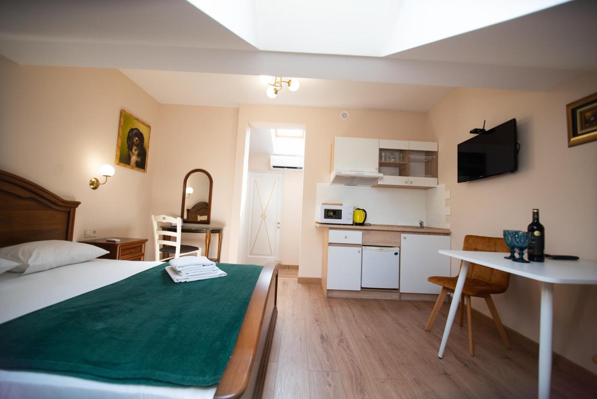 Apart Yaroslava Osmomysla 9 Square - City Center Λβιβ Δωμάτιο φωτογραφία